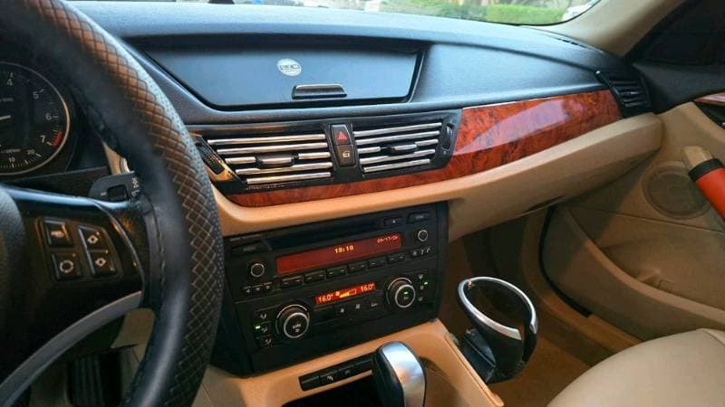 2011 BMW X1 thumbnail 4