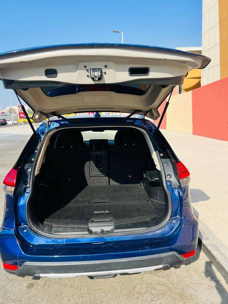 2020 Nissan Rogue thumbnail 4