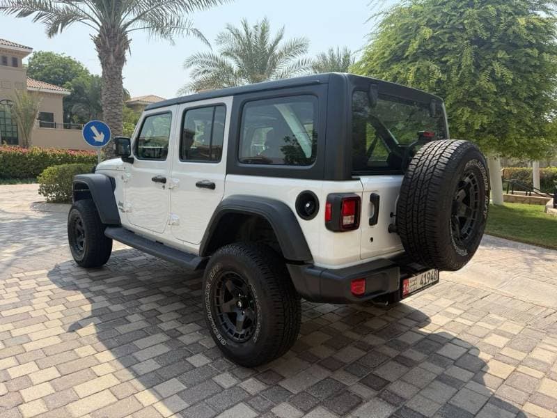 2020 Jeep Wrangler Unlimited thumbnail 2