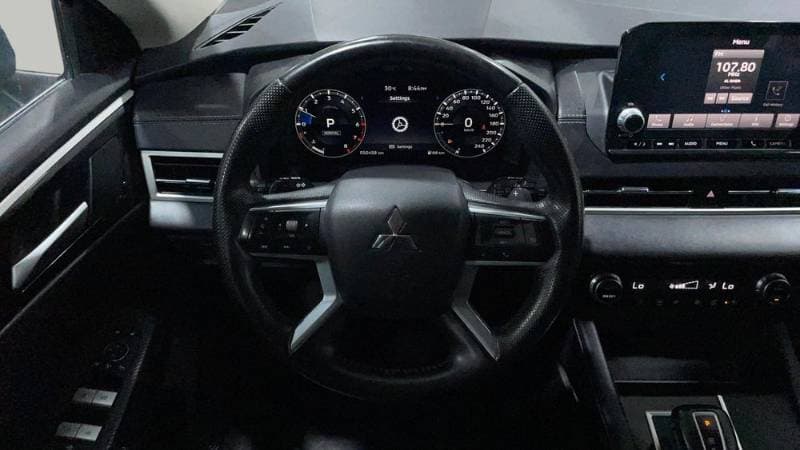 2025 Mitsubishi Outlander thumbnail 7