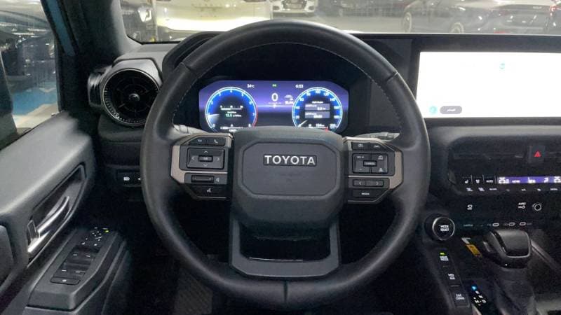 2025 Toyota Land Cruiser Prado thumbnail 6
