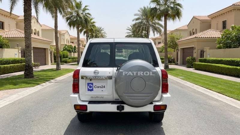 2022 Nissan Patrol thumbnail 3