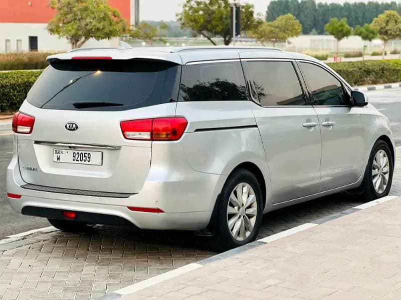 2018 Kia Carnival thumbnail 2
