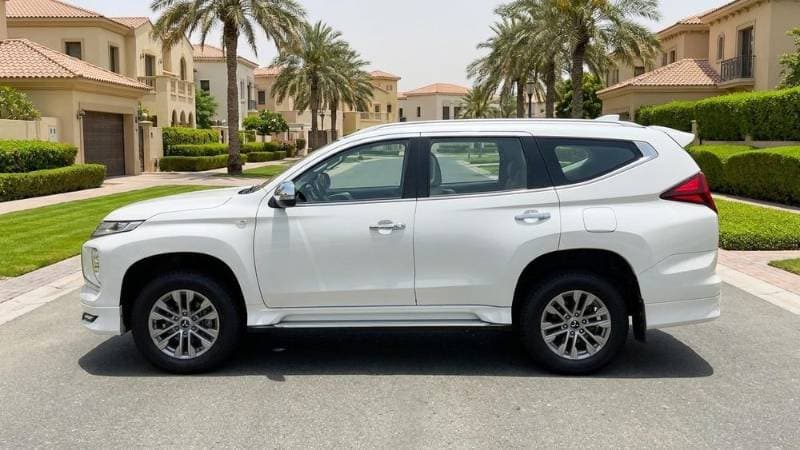 2022 Mitsubishi Montero Sport thumbnail 4
