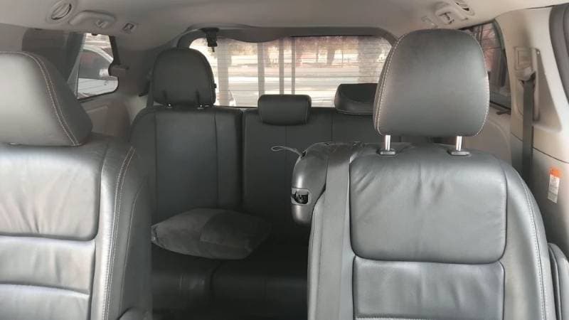 2017 Toyota Sienna thumbnail 5