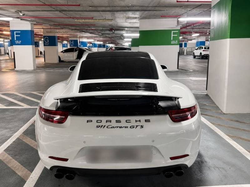 2015 Porsche 911 thumbnail 2