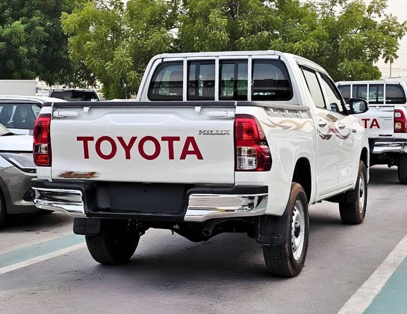 2026 Toyota Hilux NARROW BODY thumbnail 4