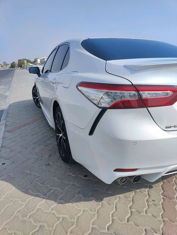 2019 Toyota Camry thumbnail 3