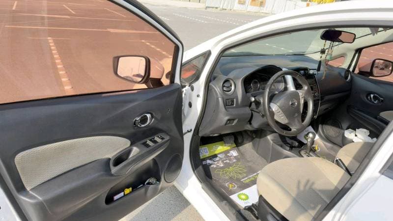 2015 Nissan Versa thumbnail 2