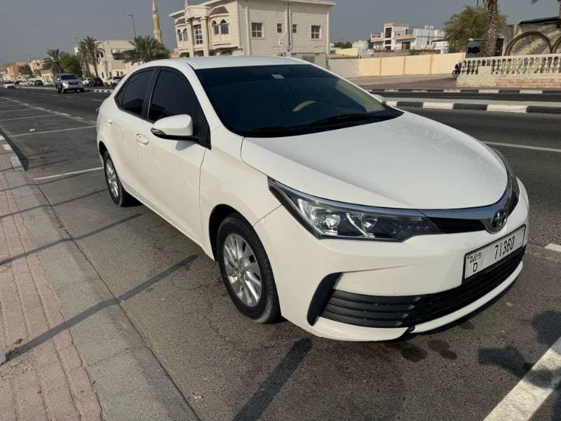 2017 Toyota Corolla thumbnail 2