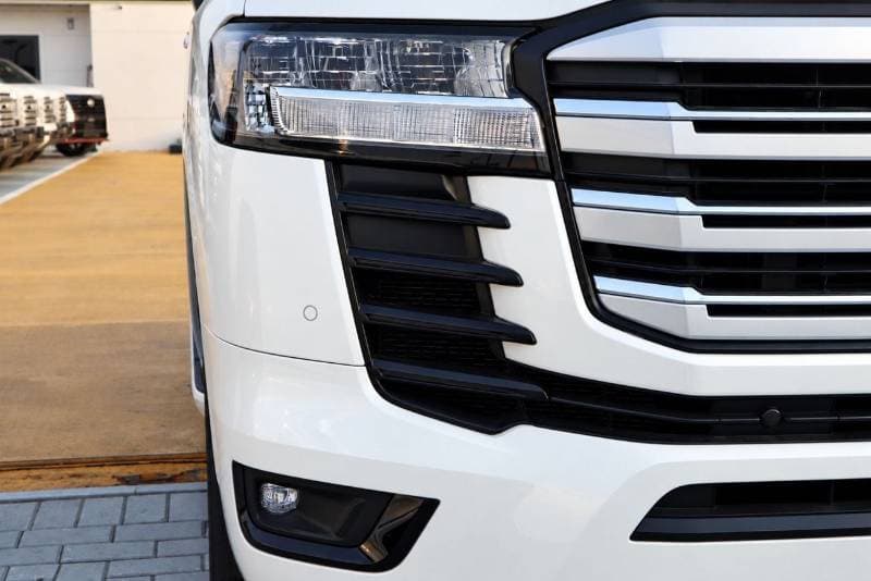 2026 Toyota Land Cruiser GXR thumbnail 7