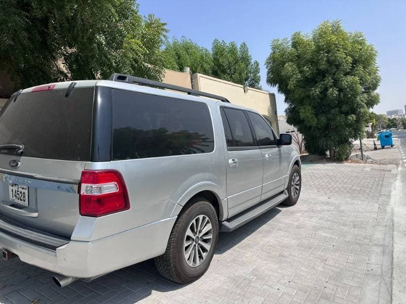 2015 Ford Expedition thumbnail 2