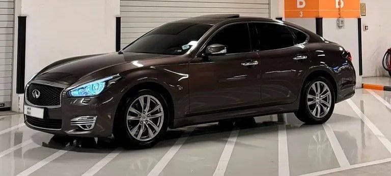 2016 Infiniti Q70