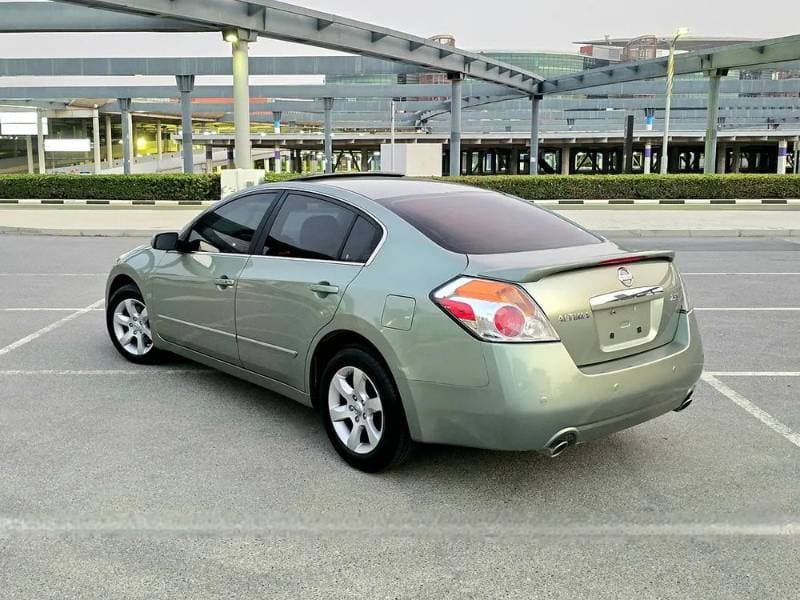 2008 Nissan Altima thumbnail 2