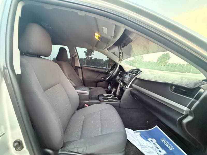 2015 Toyota Camry thumbnail 4