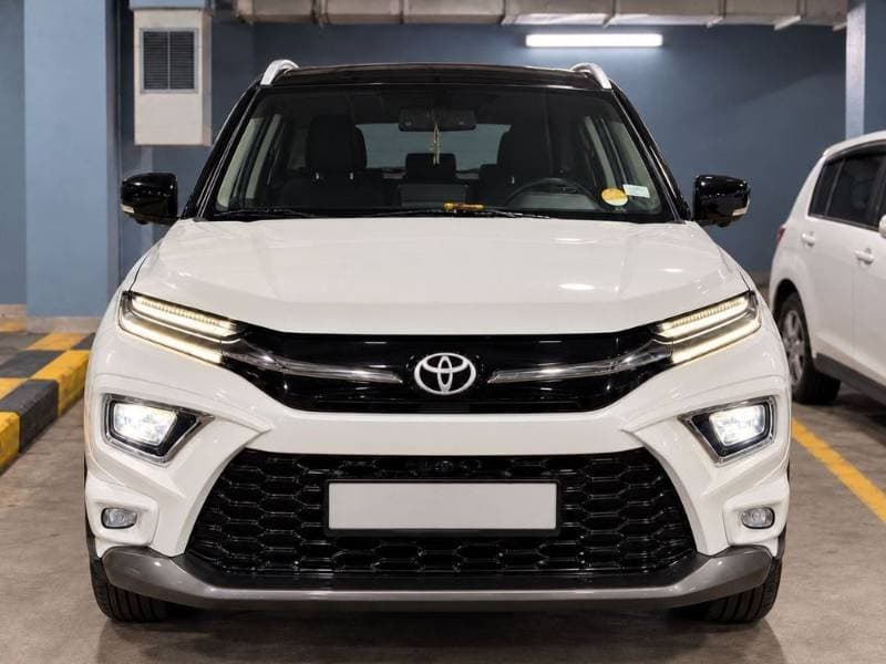 2025 Toyota Urban Cruiser thumbnail 2