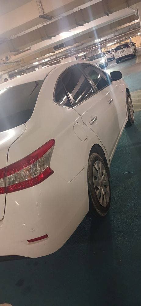 2018 Nissan Sentra thumbnail 2