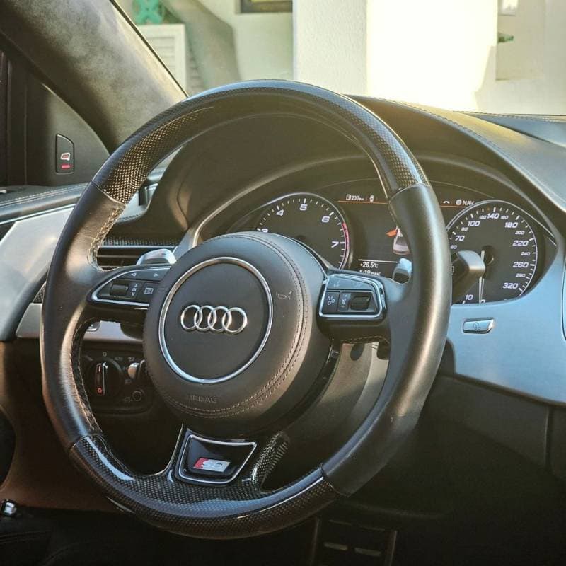2015 Audi S8 thumbnail 3