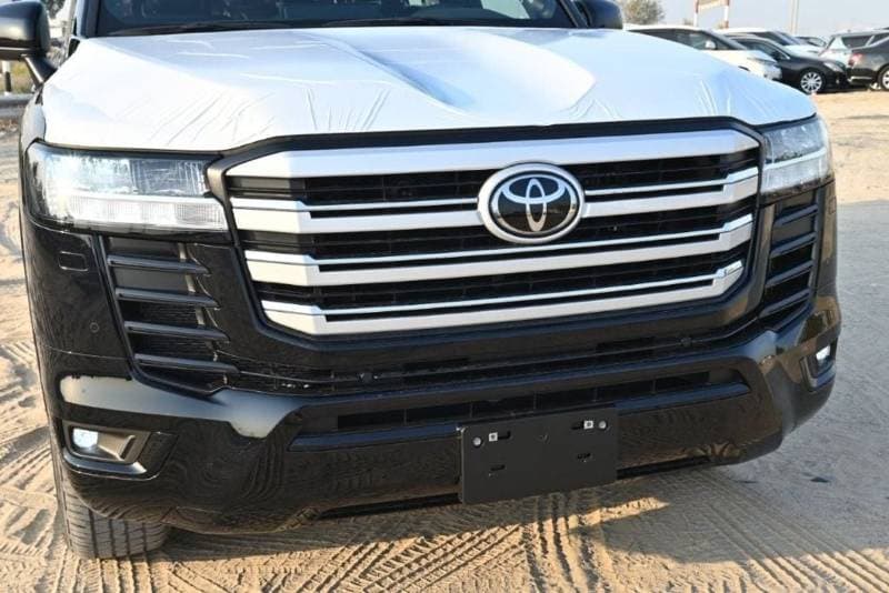 2026 Toyota Land Cruiser GXR thumbnail 3