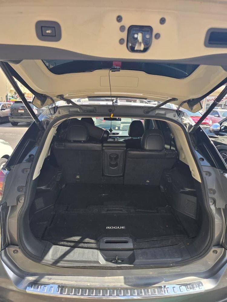 2016 Nissan Rogue thumbnail 3