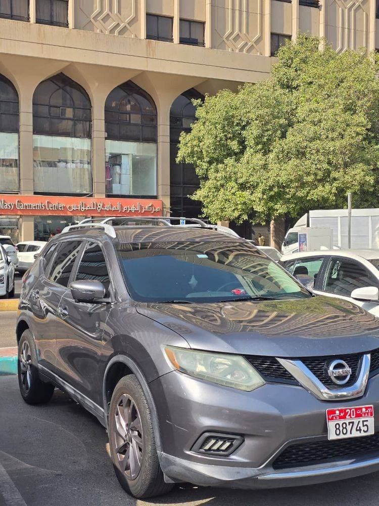 2016 Nissan Rogue thumbnail 4