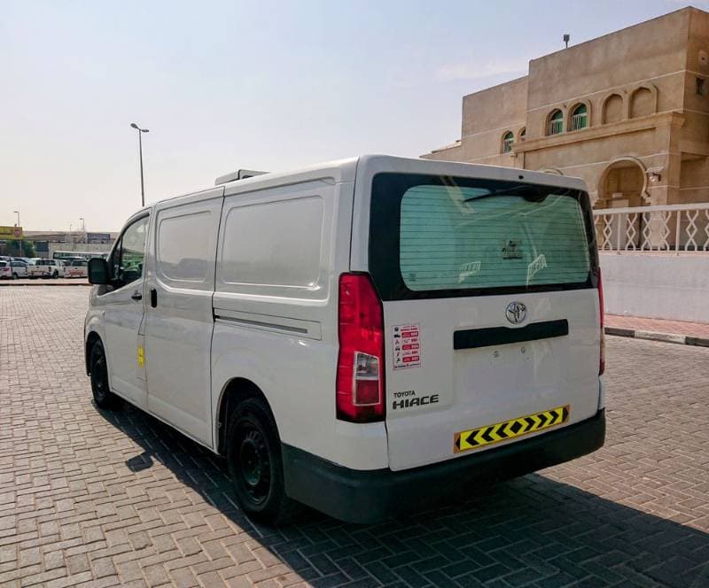 2019 Toyota Hiace thumbnail 3