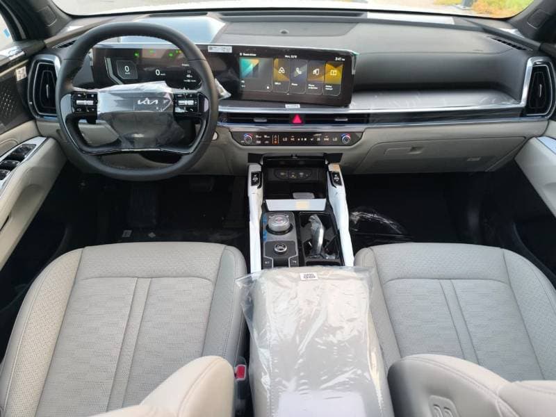 2027 Kia Sorento EX thumbnail 8