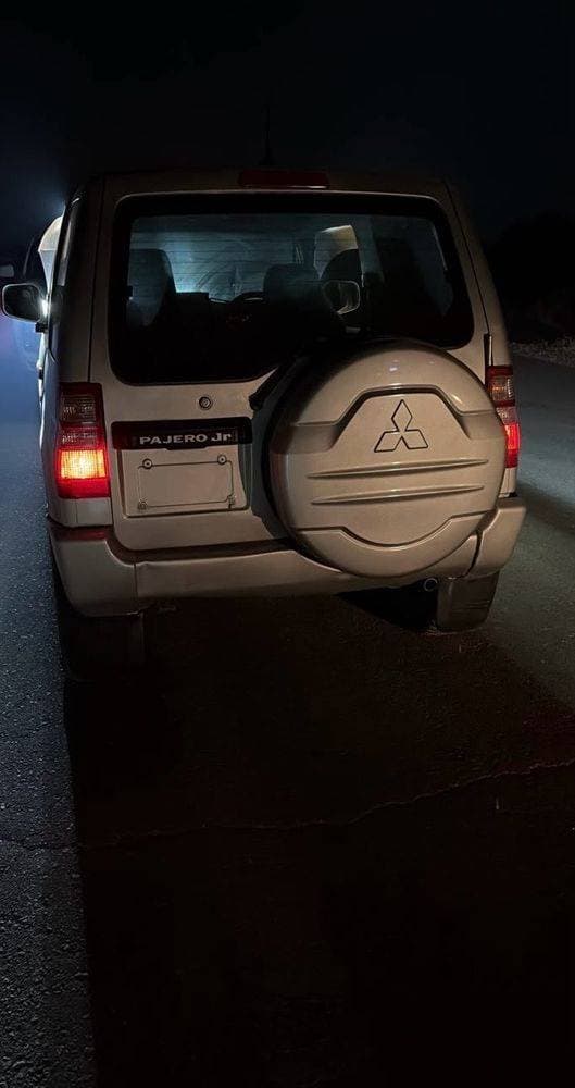 2004 Mitsubishi Pajero thumbnail 4