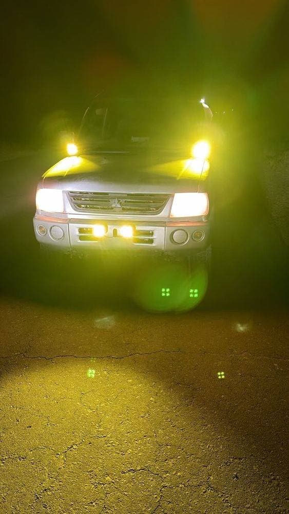 2004 Mitsubishi Pajero thumbnail 3