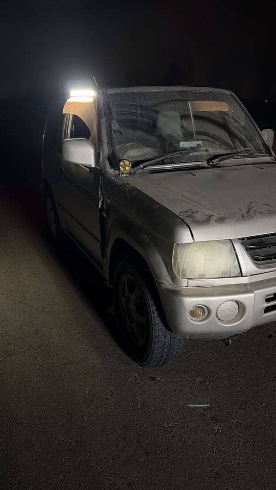 2004 Mitsubishi Pajero thumbnail 5