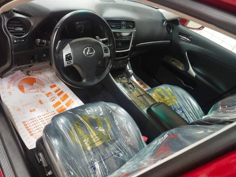 2011 Lexus IS thumbnail 4