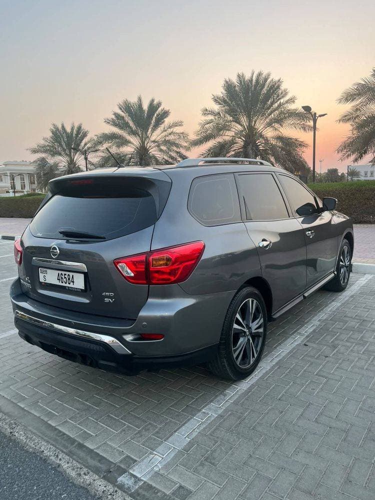 2020 Nissan Pathfinder thumbnail 4