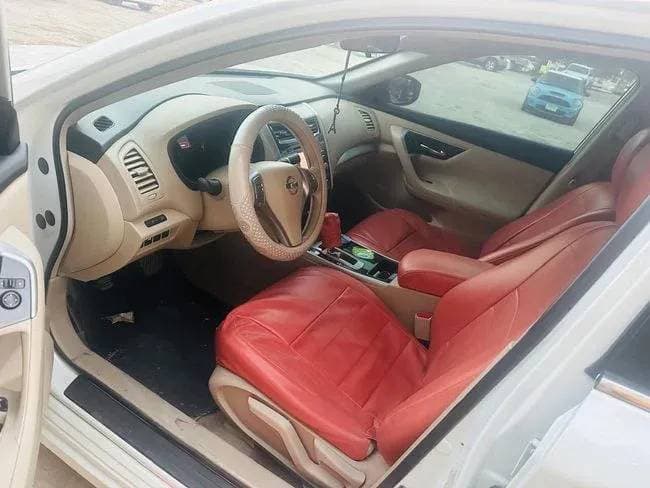 2013 Nissan Altima thumbnail 3