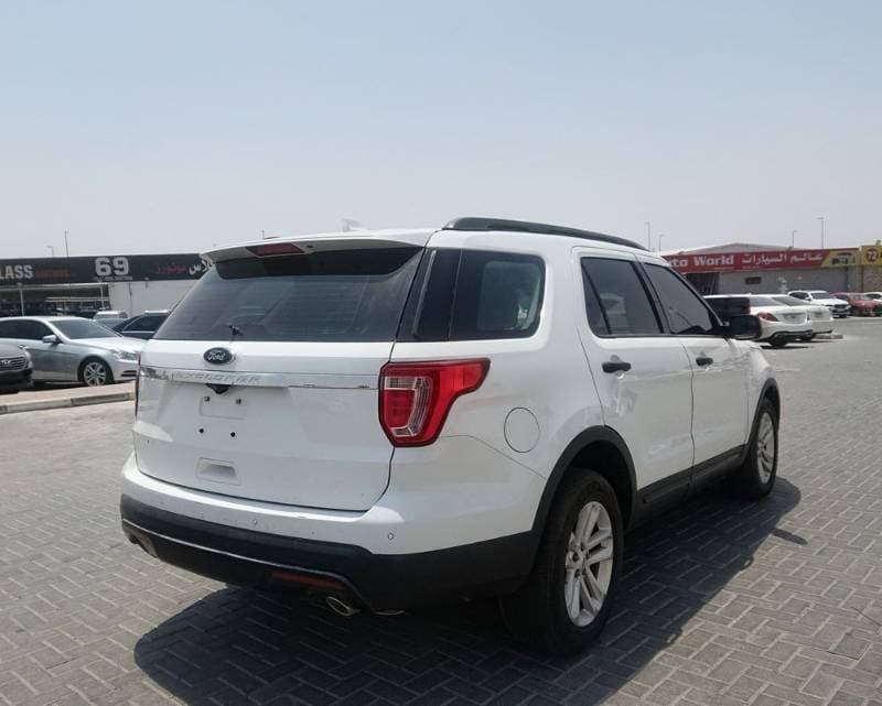 2017 Ford Explorer thumbnail 2
