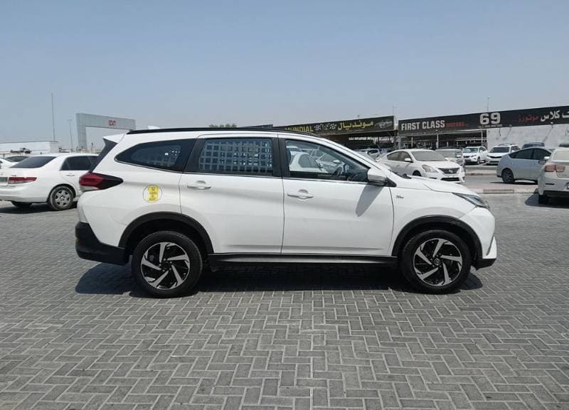 2021 Toyota Rush thumbnail 3