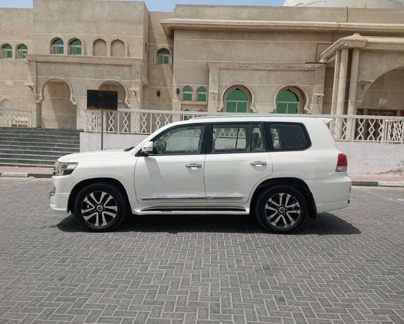 2019 Toyota Land Cruiser