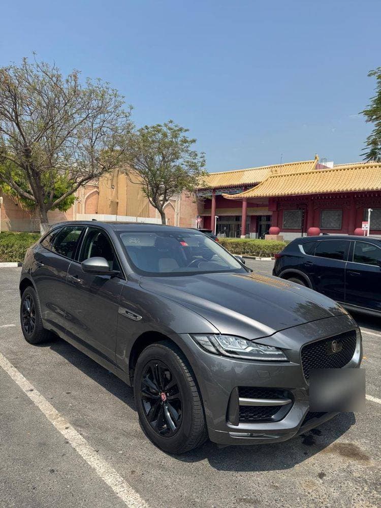 2019 Jaguar F-Pace thumbnail 4