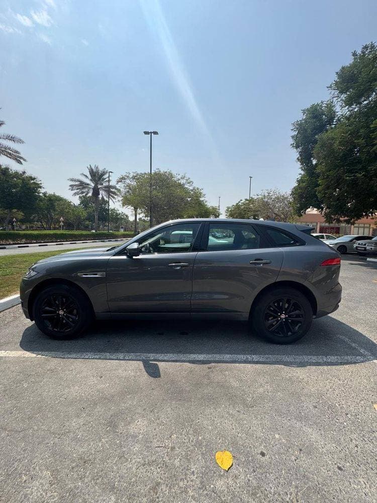 2019 Jaguar F-Pace thumbnail 3