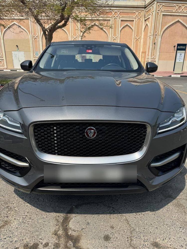 2019 Jaguar F-Pace thumbnail 2