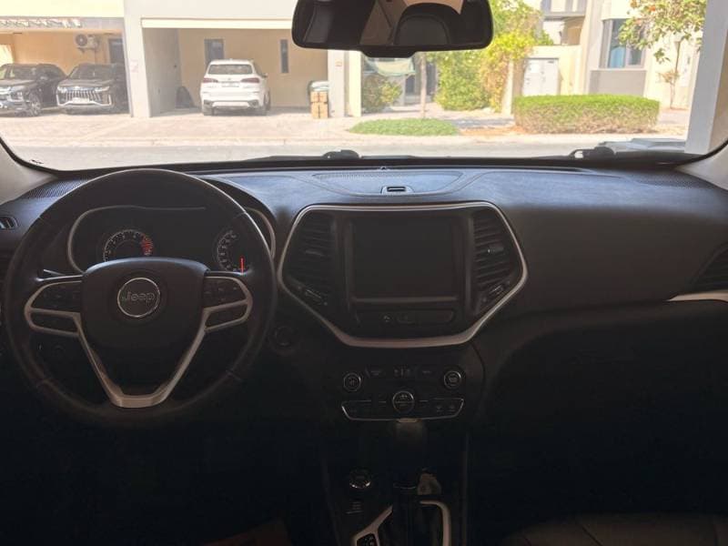 2017 Jeep Cherokee thumbnail 2