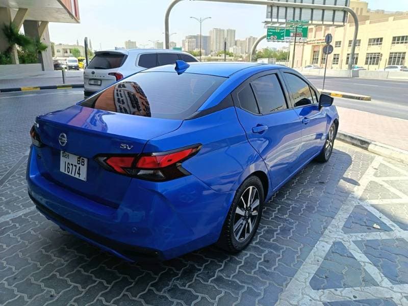 2021 Nissan Versa thumbnail 2