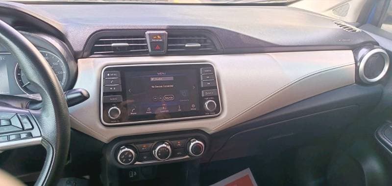 2021 Nissan Versa thumbnail 4