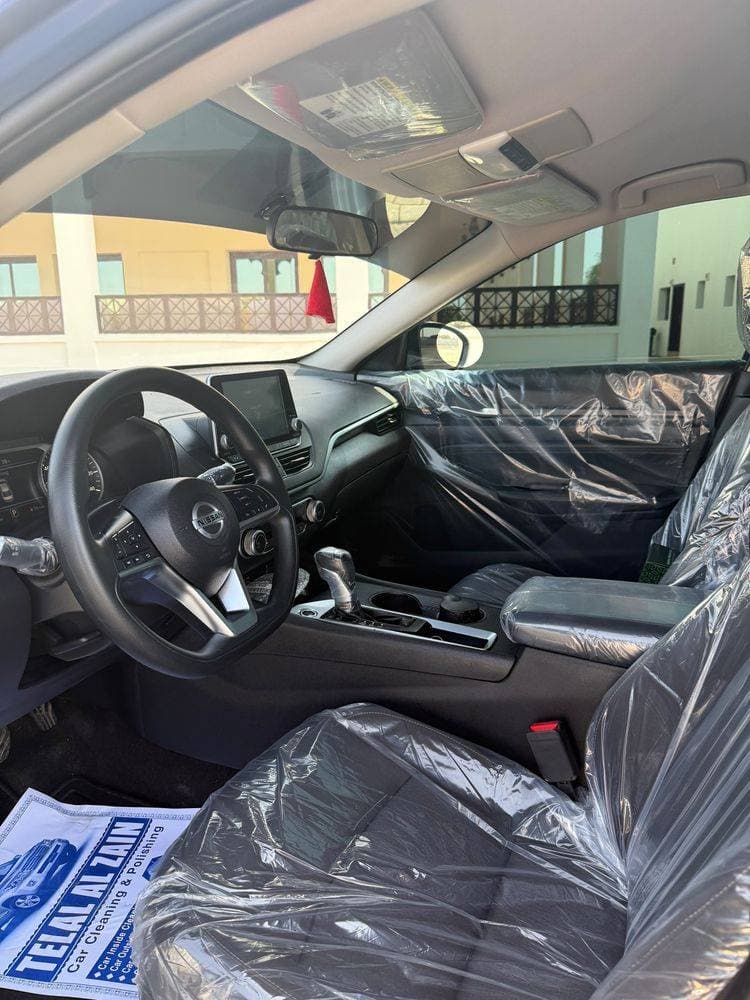 2020 Nissan Altima thumbnail 3