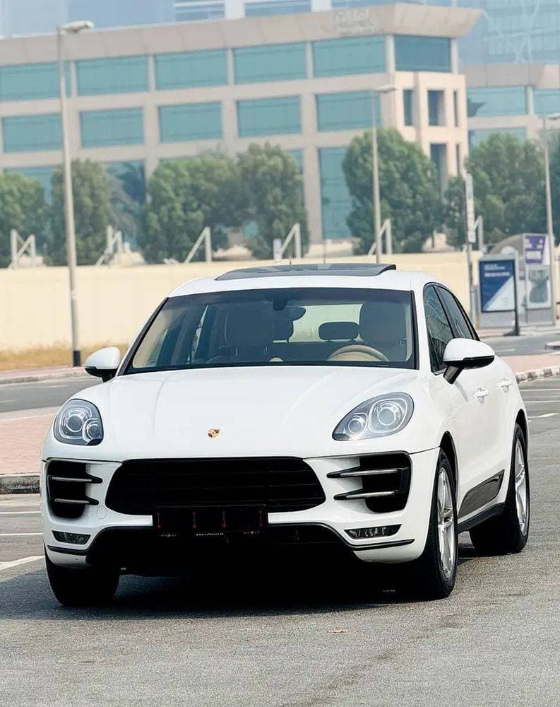 2014 Porsche Macan thumbnail 3