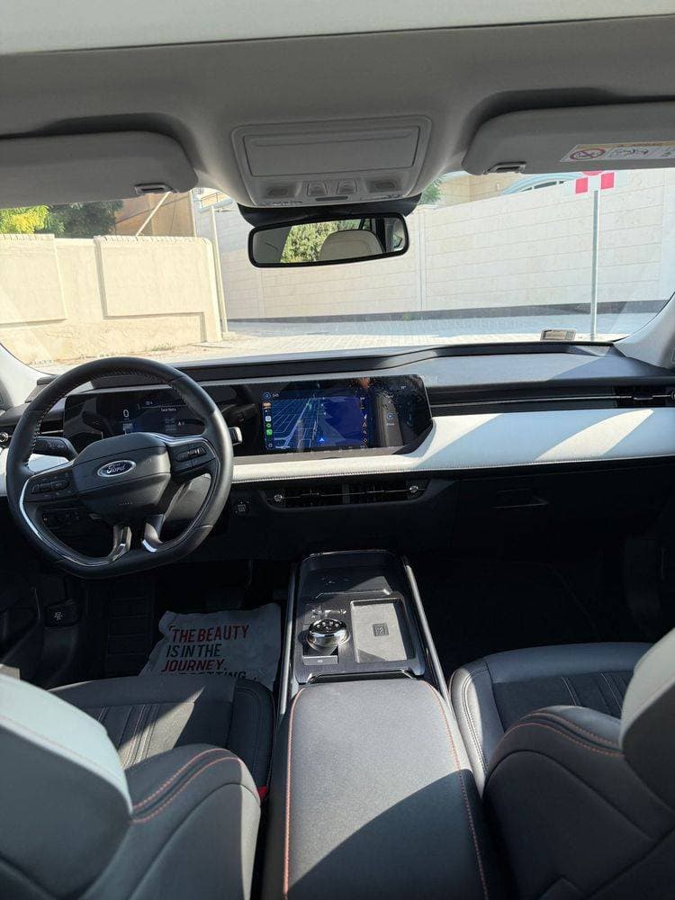 2024 Ford Taurus thumbnail 3
