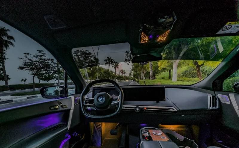 2024 BMW IX thumbnail 2