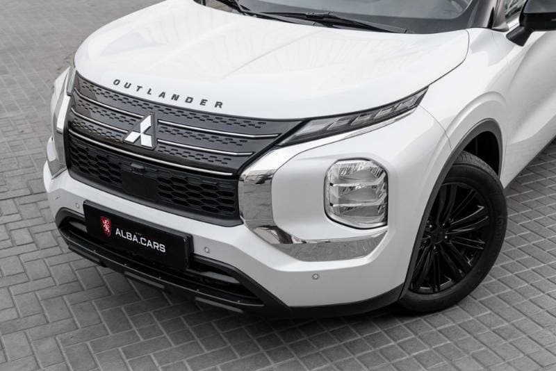 2024 Mitsubishi Outlander thumbnail 7