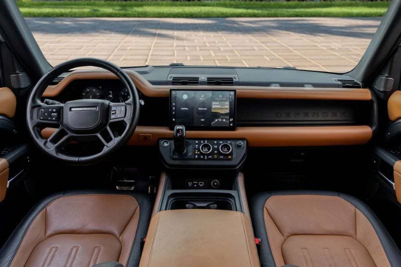 2024 Land Rover Defender thumbnail 7