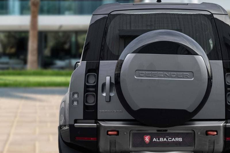 2024 Land Rover Defender thumbnail 5