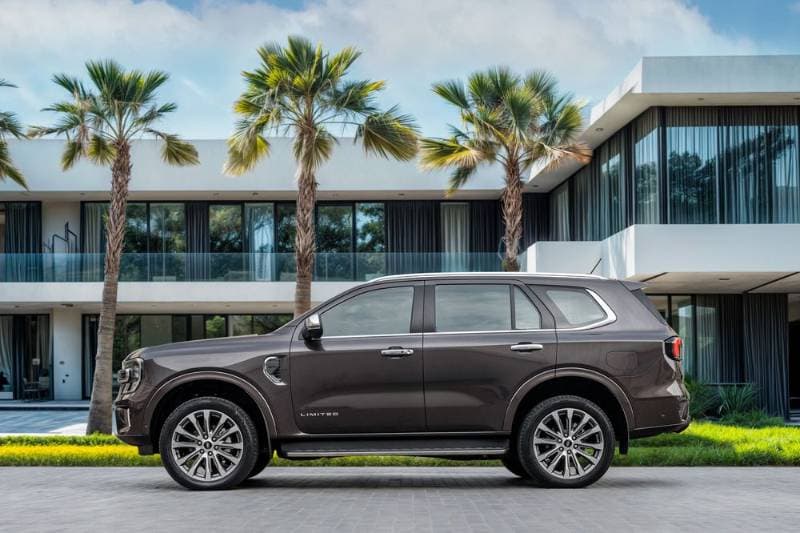 2024 Ford Everest thumbnail 2